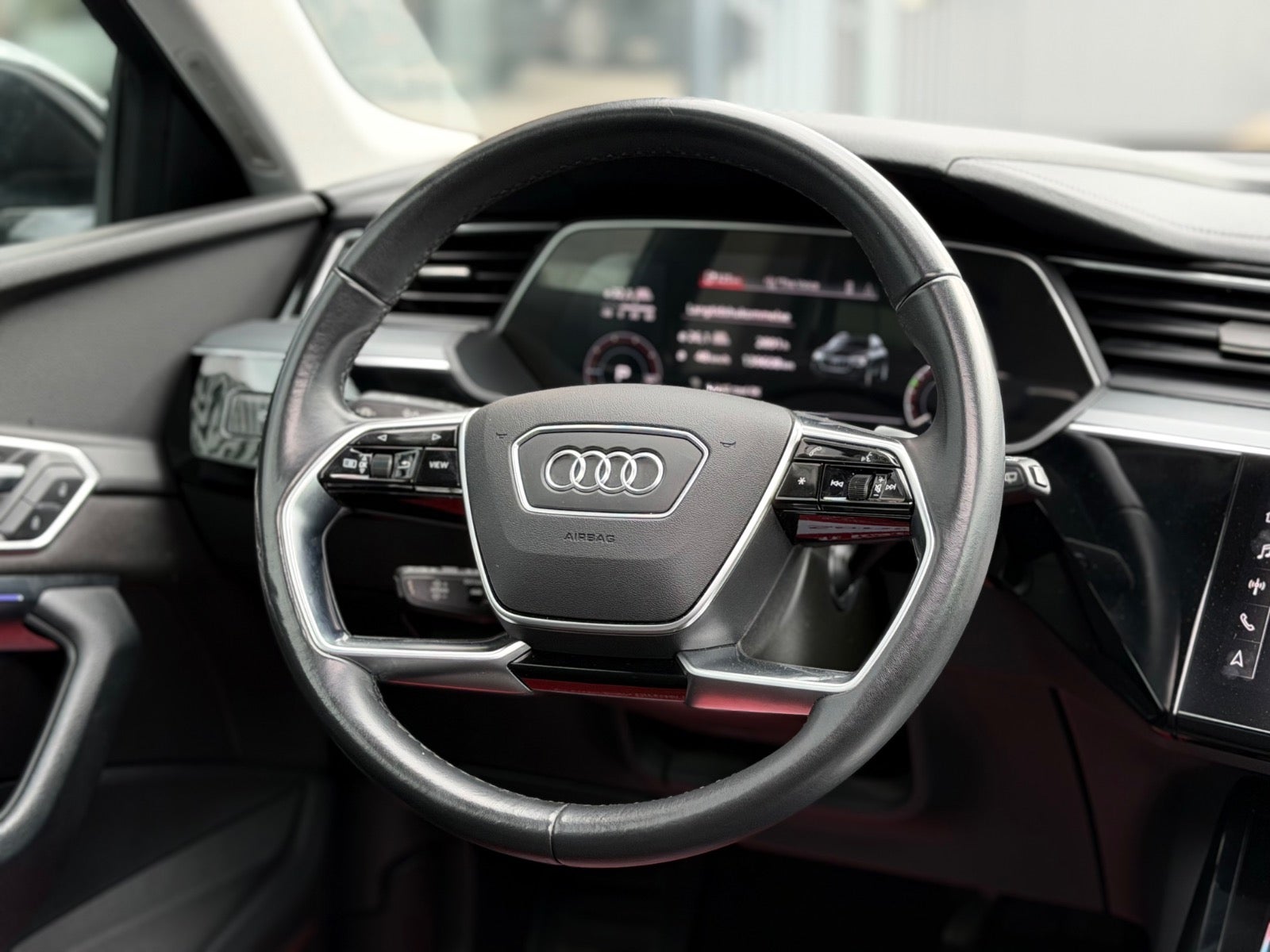 Audi e-tron 55 quattro, 408hk, 2022