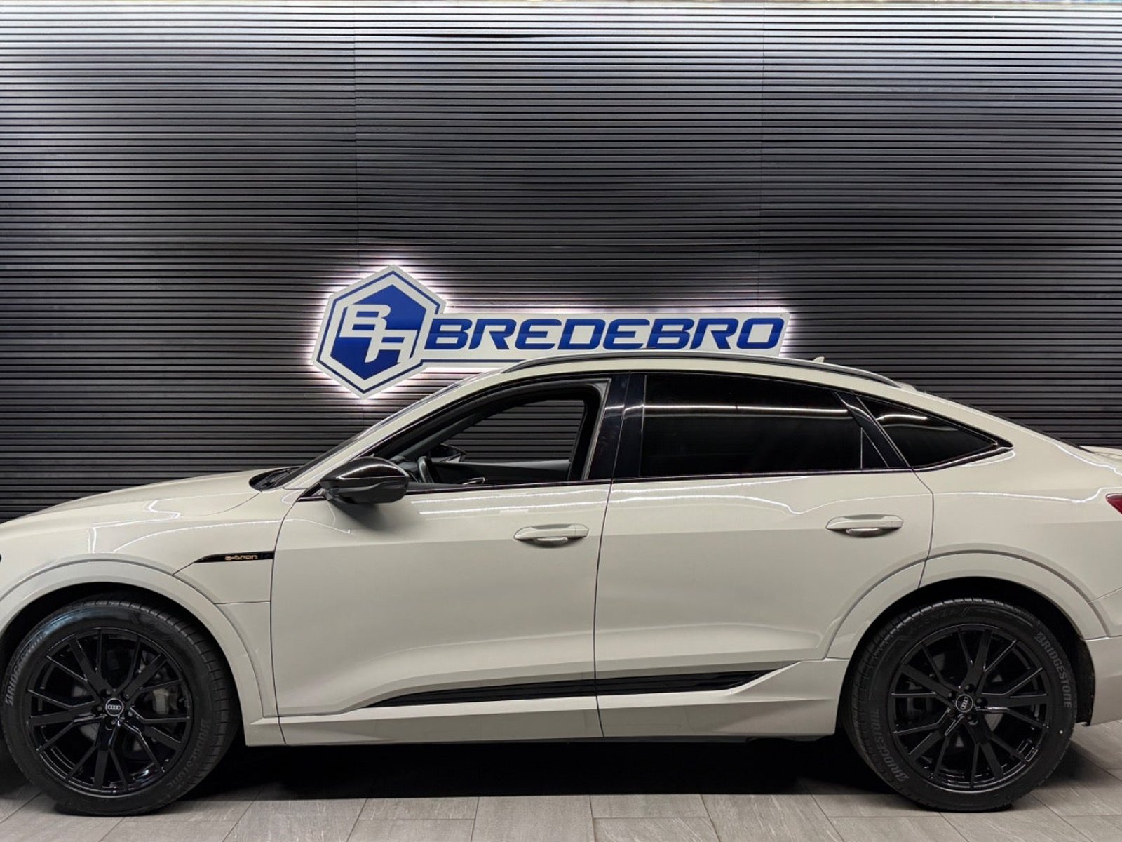 Audi e-tron 50 quattro, 313ps, 2021