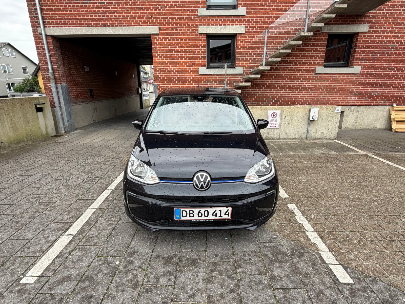 Volkswagen e-up!, 83hp, 2021