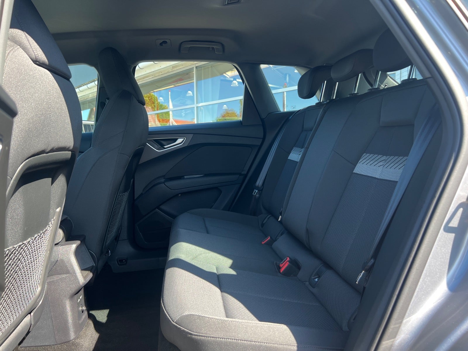 Audi Q4 45 e-tron quattro, 286hp, 2024