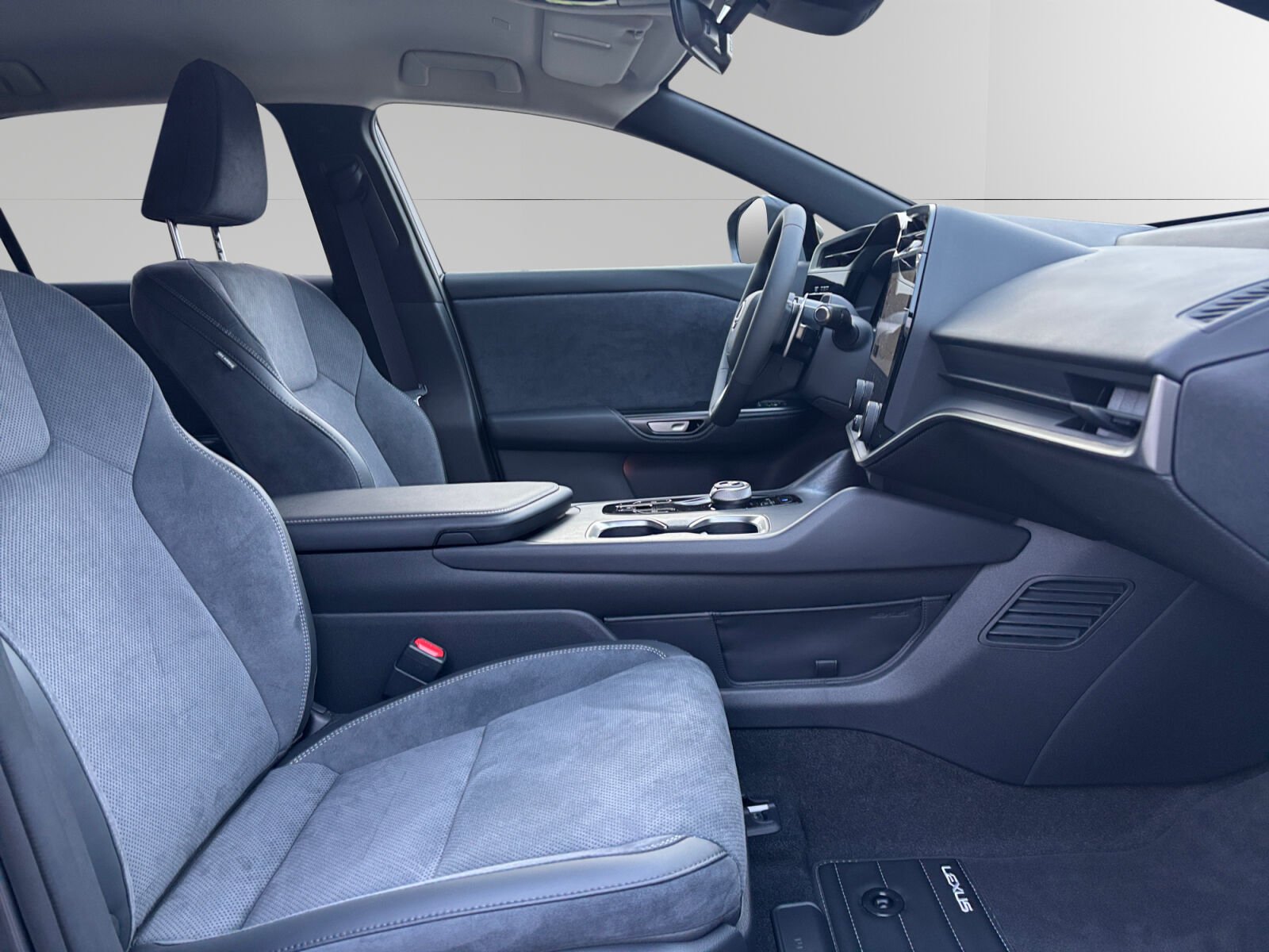 Lexus RZ 300e, 204ps, 2025