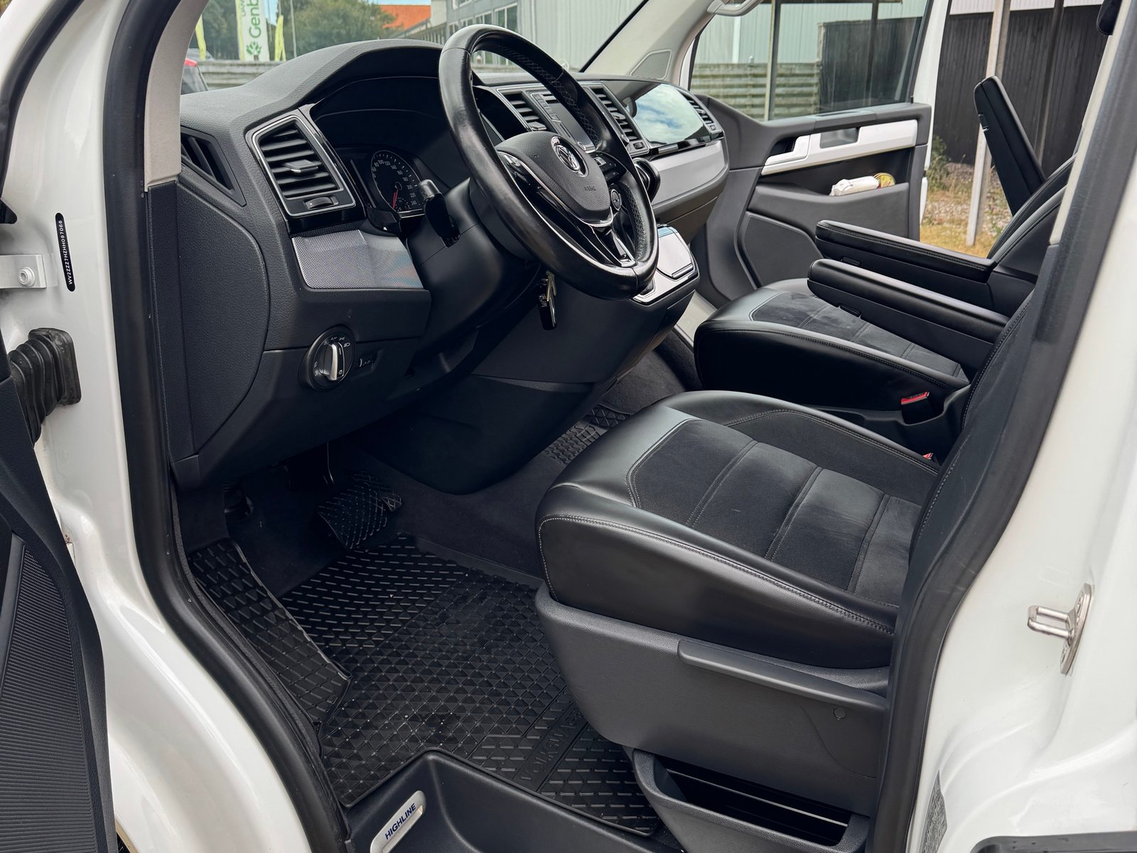 Volkswagen Multivan 2.0 TDI BMT DSG Sequential, 7-trins, 150ps, 2017