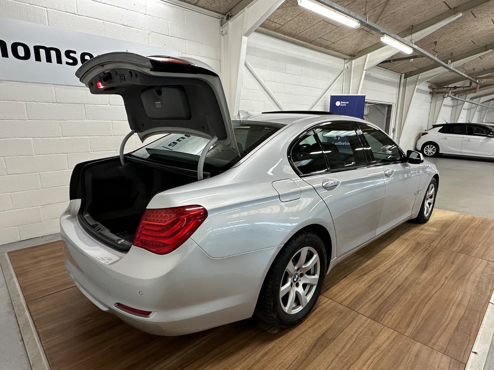 BMW 730d Steptronic, 245hp, 2009