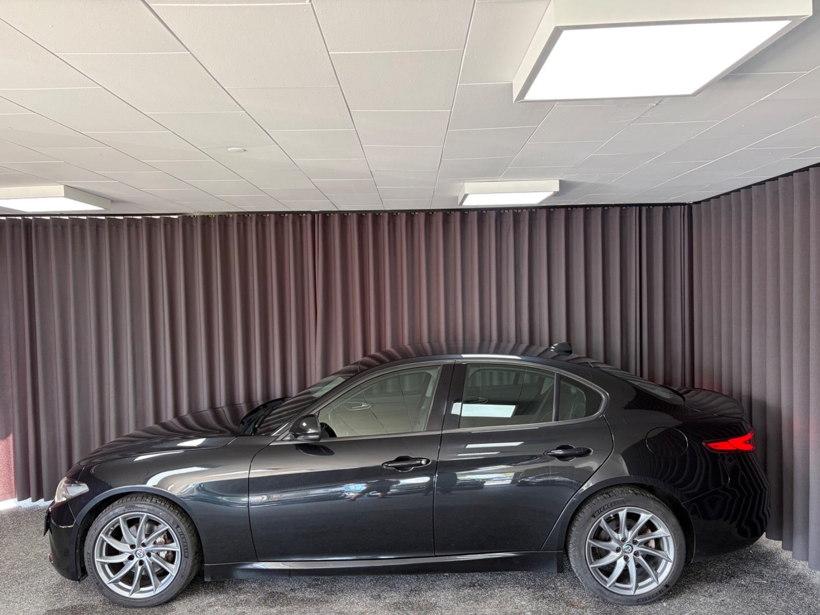 Brugt Alfa Romeo Giulia 2,0 T 200 Edizione aut. til salg