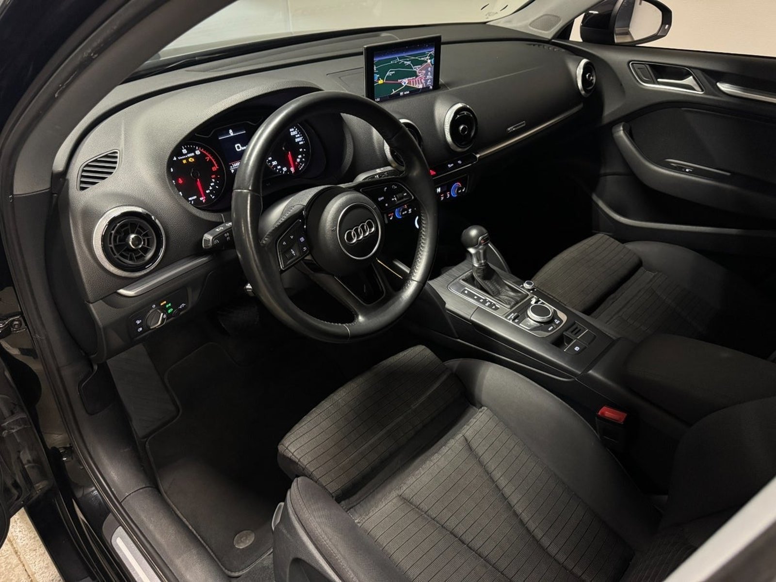 Audi A3 Sedan 1.5 TFSI COD S Tronic, 7-trinn, 150hk, 2018
