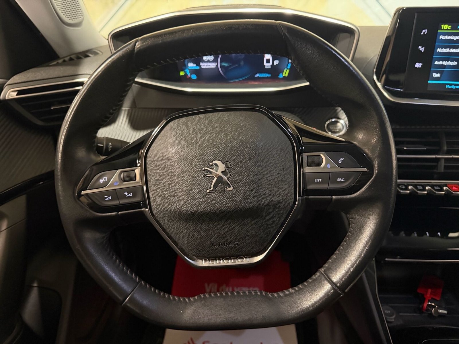 Peugeot e-2008, 136ps, 2022