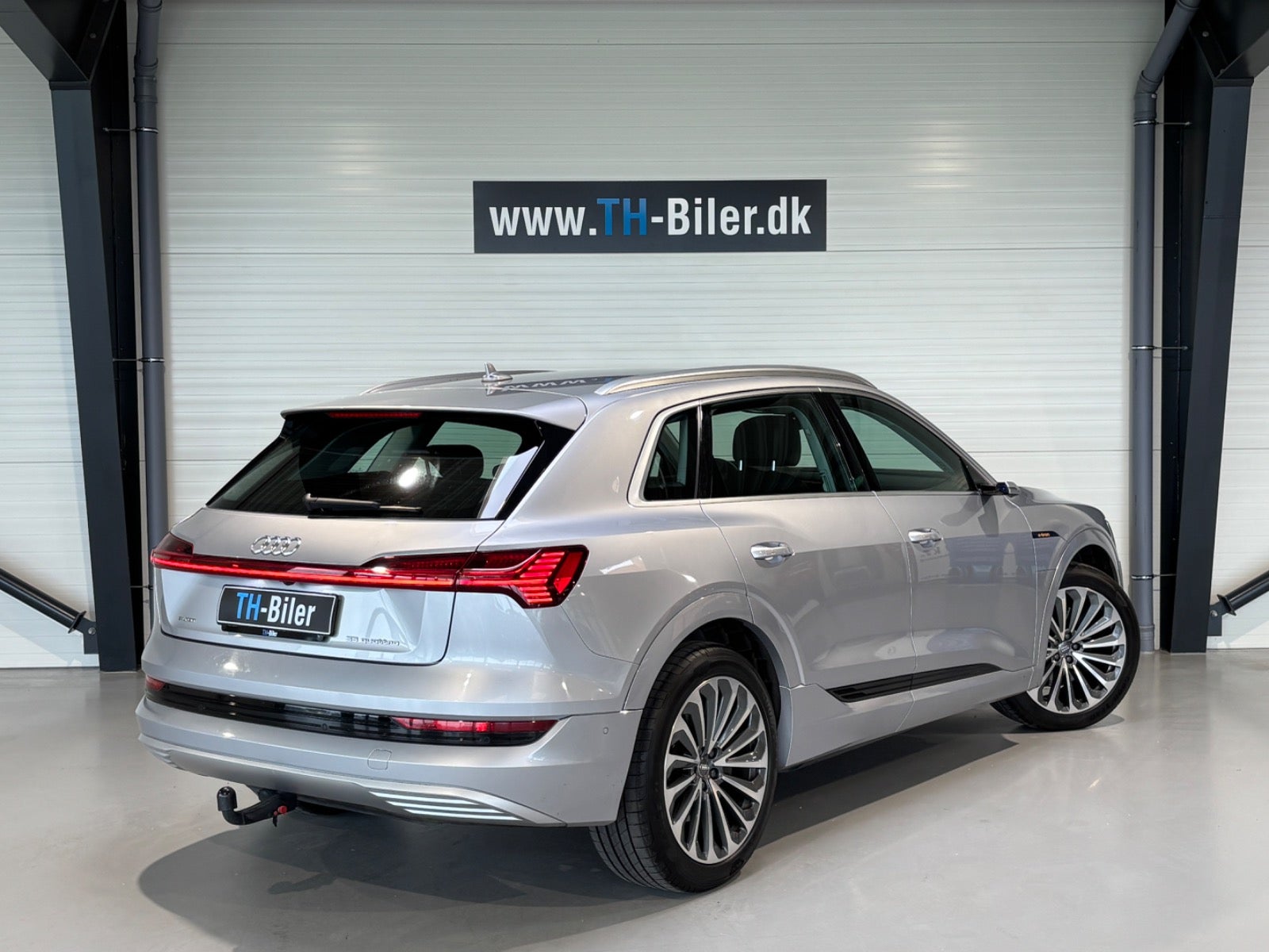 Audi e-tron 55 quattro, 408ps, 2020