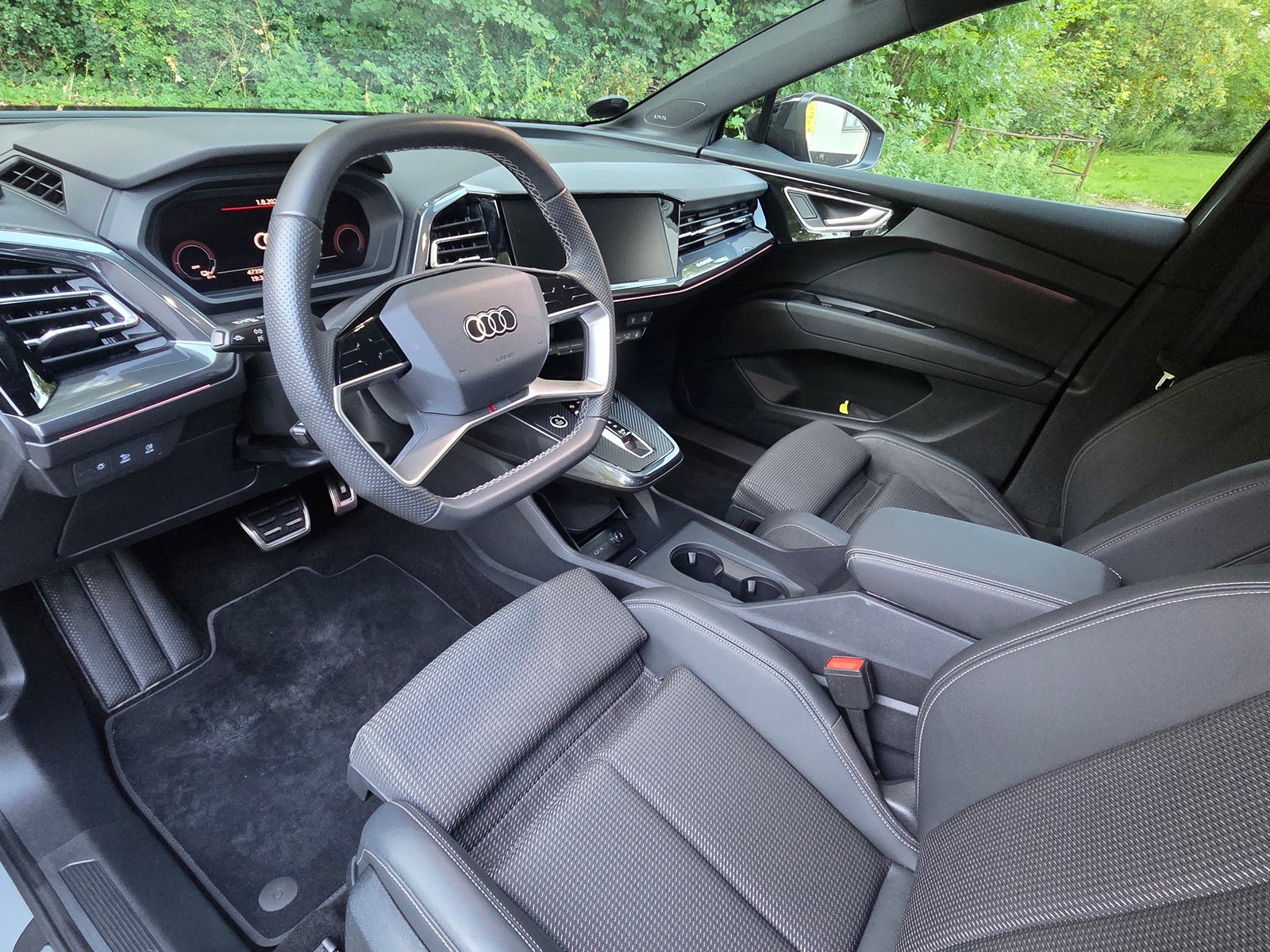 Audi Q4 45 e-tron, 286ps, 2025