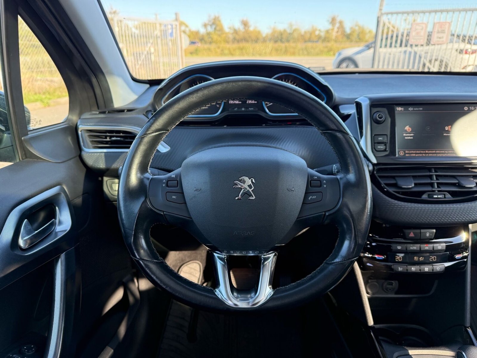 Peugeot 2008 1.2 PureTech 110 EAT, 6-trins, 110ps, 2018