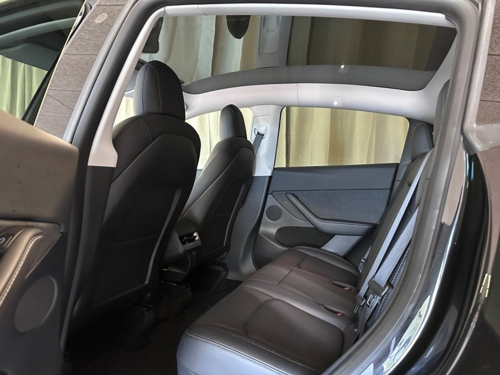 Tesla Model Y Standard Range RWD, 299ps, 2023
