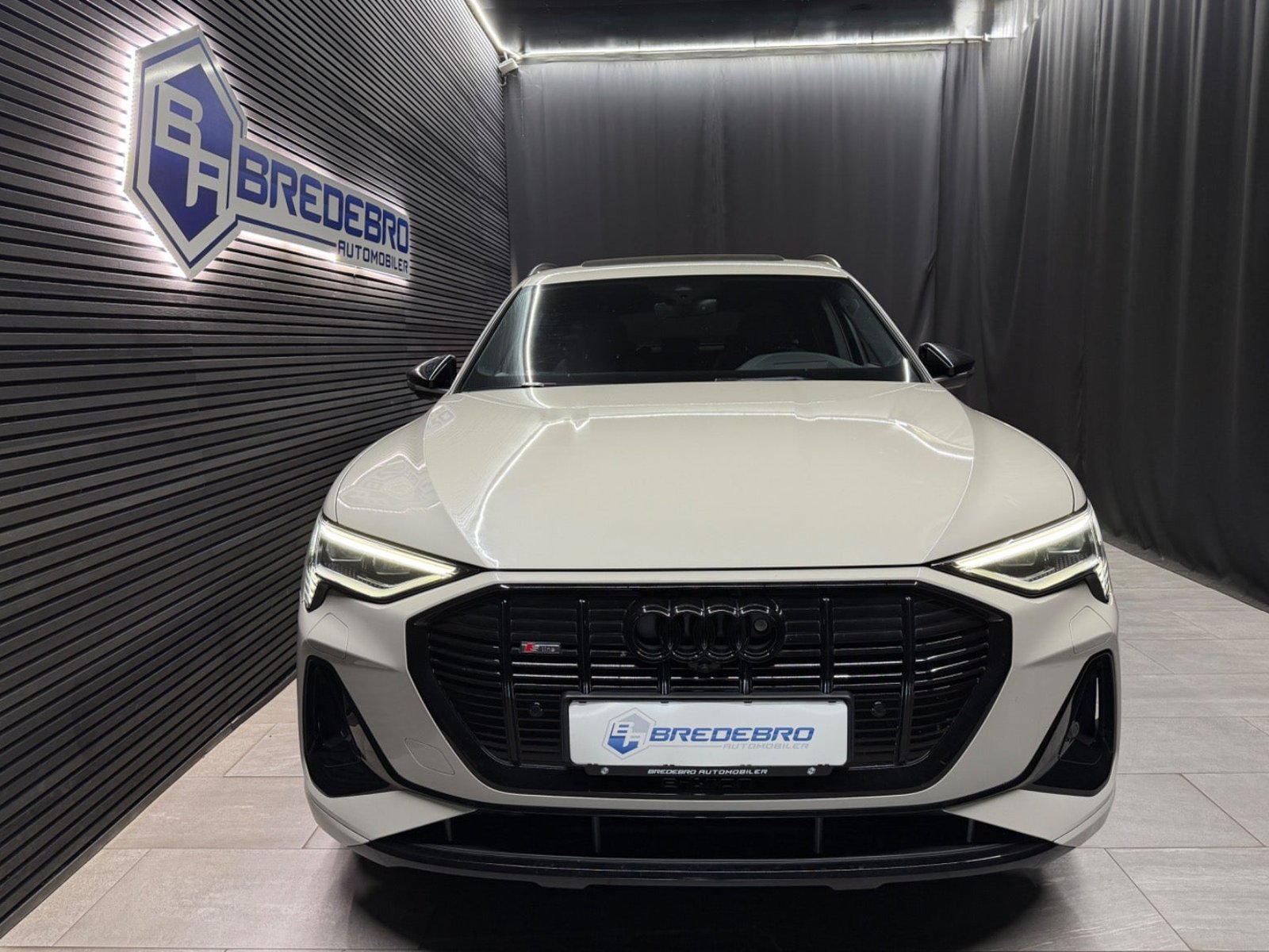 Audi e-tron 50 quattro, 313ps, 2021
