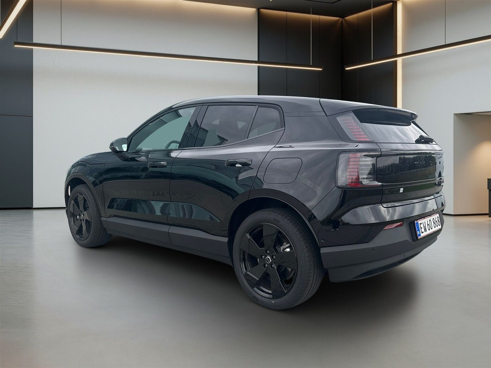 Volvo EX30 P5 Long Range, 272hp, 2027