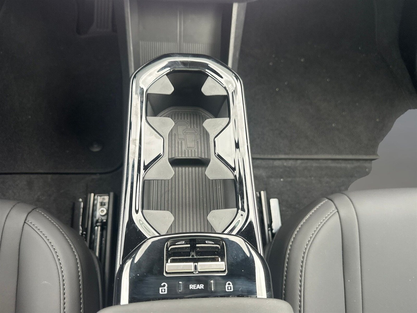 Volvo EX30 P5 Long Range, 272hp, 2027