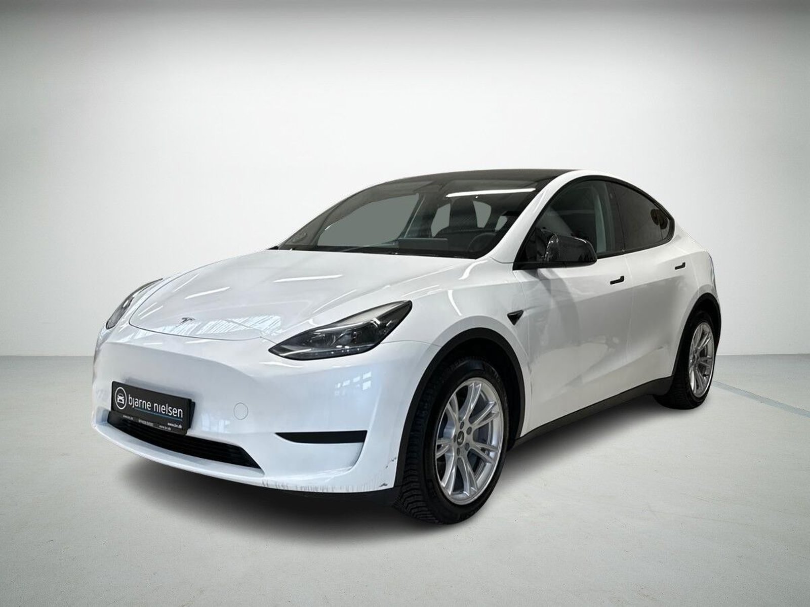 Tesla Model Y Standard Range RWD, 299ps, 2023