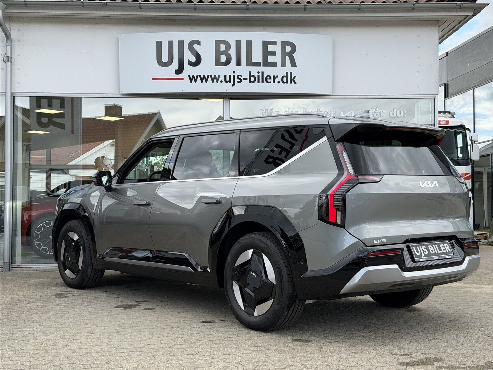 Kia EV9 AWD, 385hp, 2026