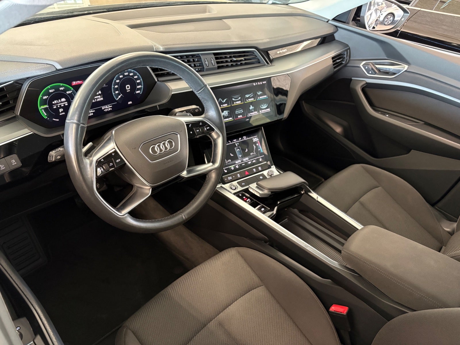 Audi e-tron 55 quattro, 408ps, 2022