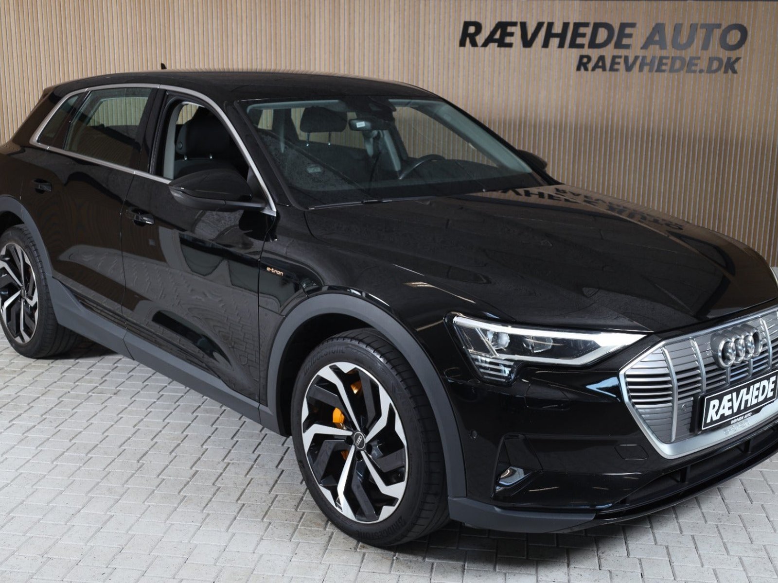 Audi e-tron 55 quattro, 408ps, 2022