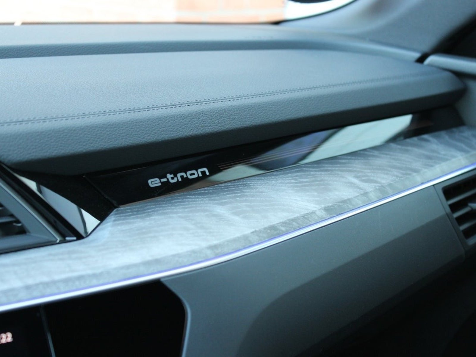 Audi e-tron 55 quattro, 408ps, 2022