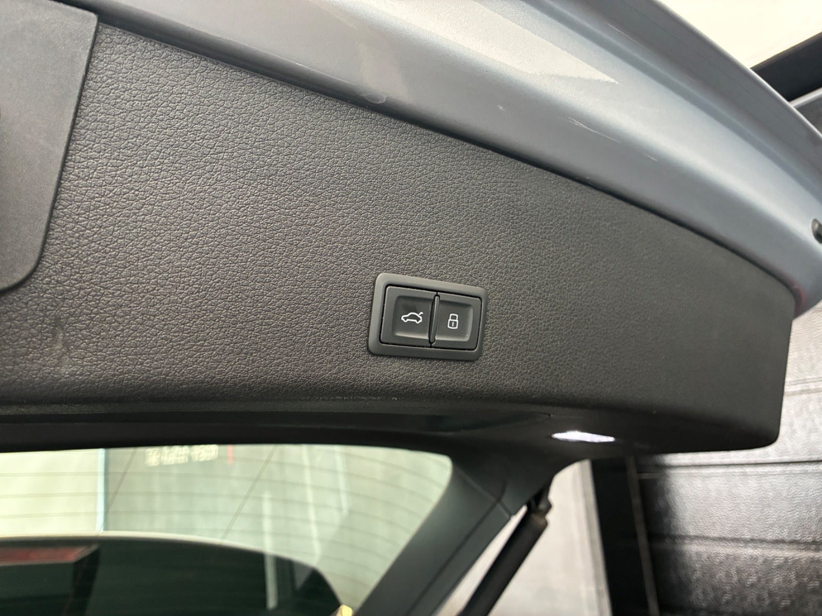 Audi e-tron 55 quattro, 408hp, 2019