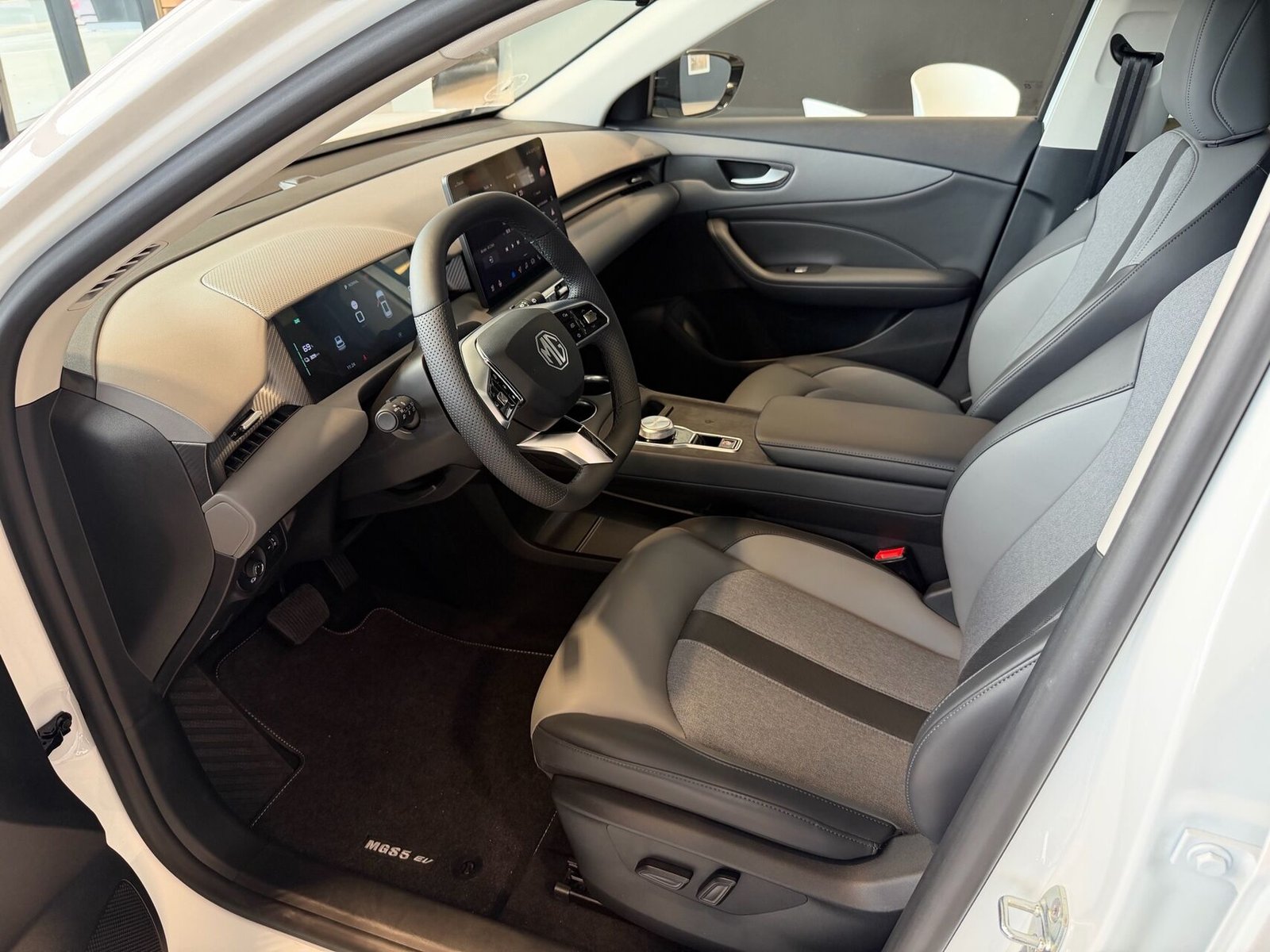 MG S5 EV Long Range 64 kWh, 231hk, 2025