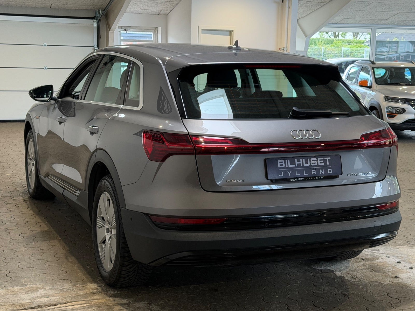Audi e-tron 50 quattro, 313ps, 2021