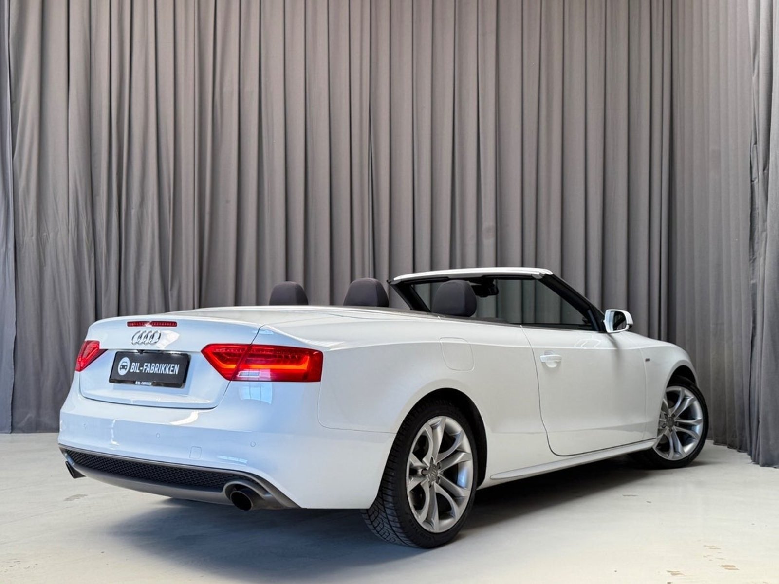 Audi A5 Cabriolet 1.8 TFSI  Manual, 6-trins, 170ps, 2014