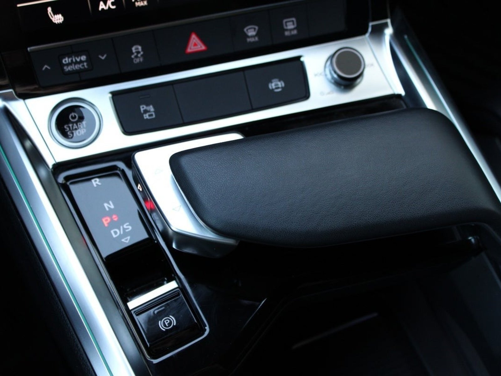 Audi e-tron 55 quattro, 408ps, 2022