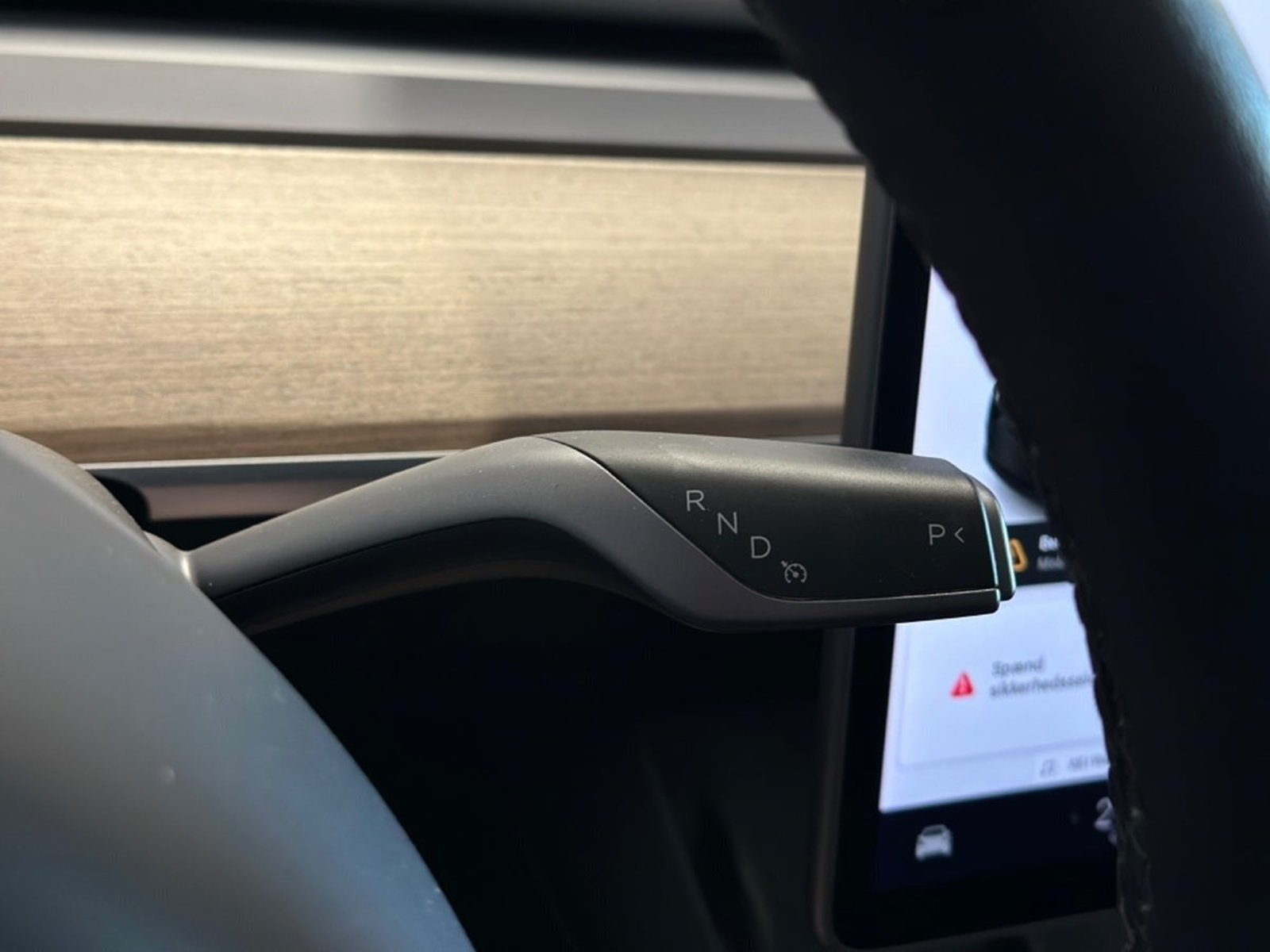 Tesla Model Y Standard Range RWD, 299ps, 2023