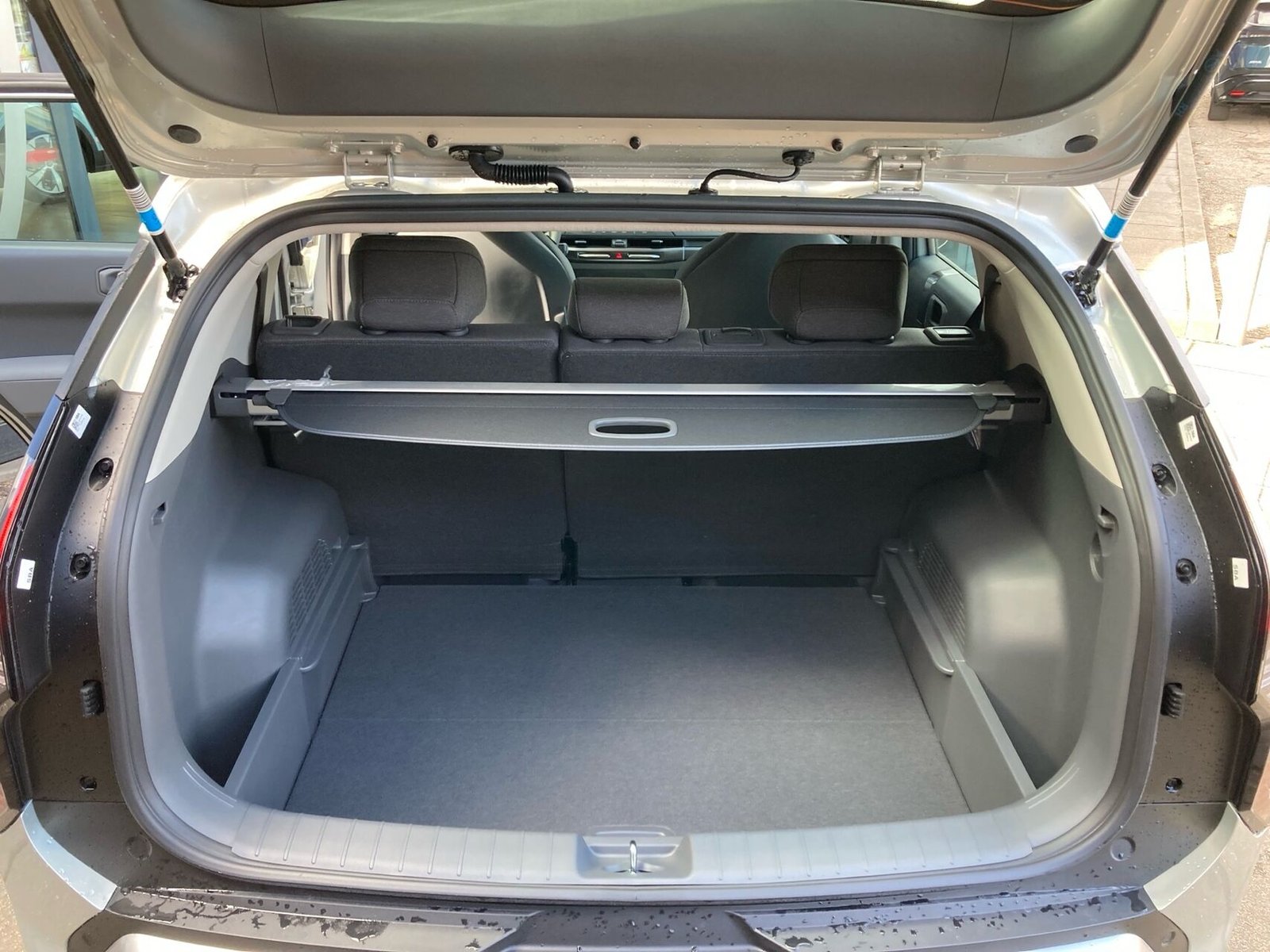Kia EV3 Standard Range, 204ps, 2027