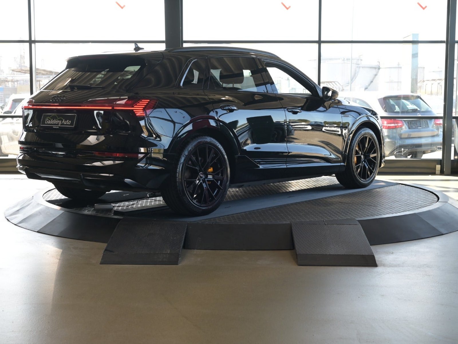 Audi e-tron 55 quattro, 408ps, 2023