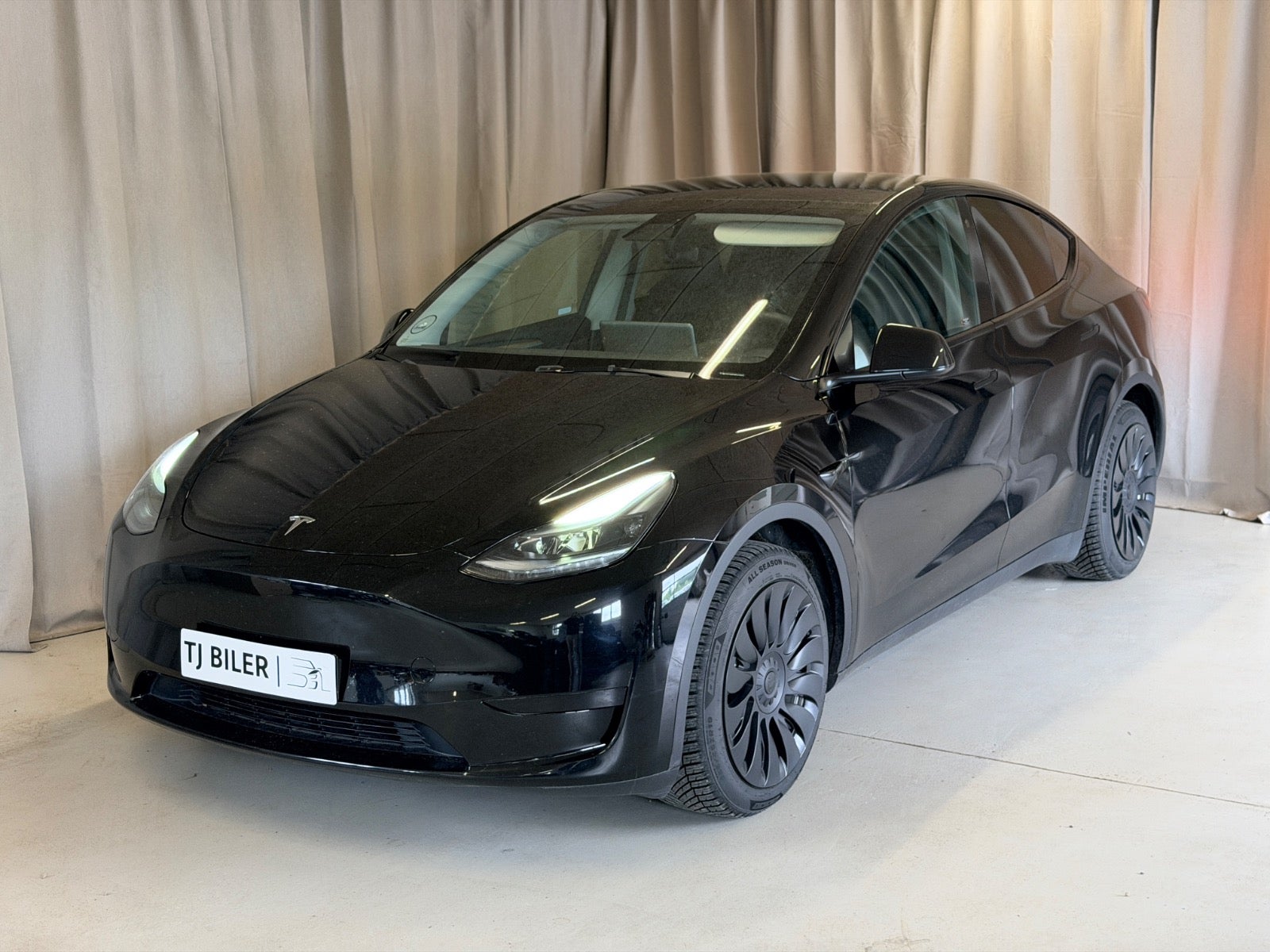 Tesla Model Y Standard Range RWD, 299ps, 2023