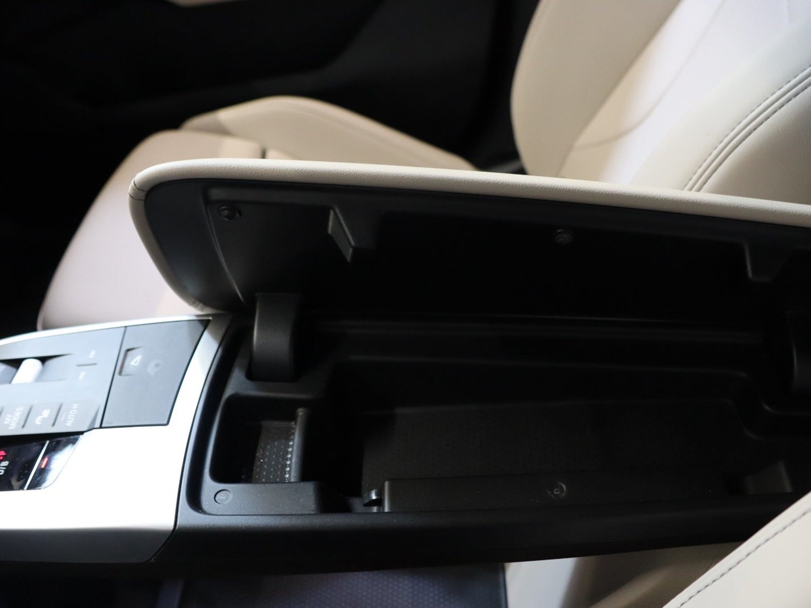 BMW iX2 eDrive20, 204ps, 2024
