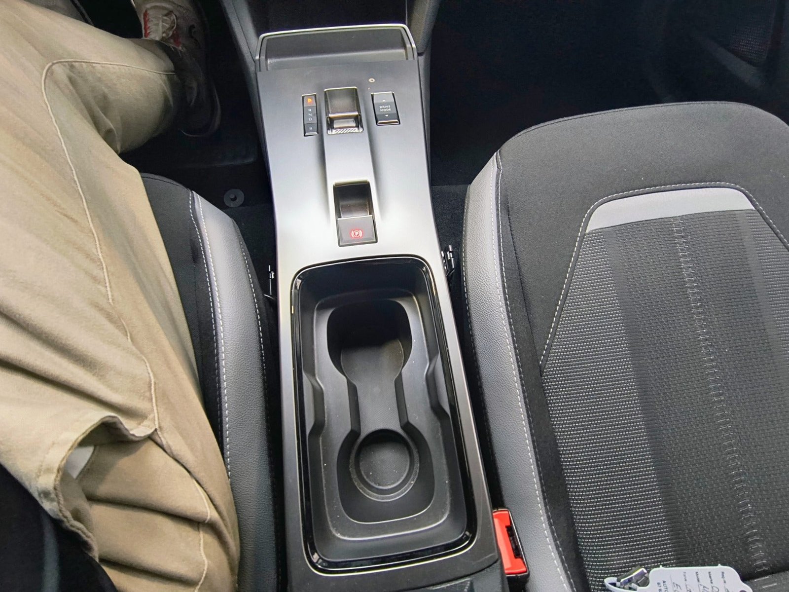 Opel Mokka, 156ps, 2025