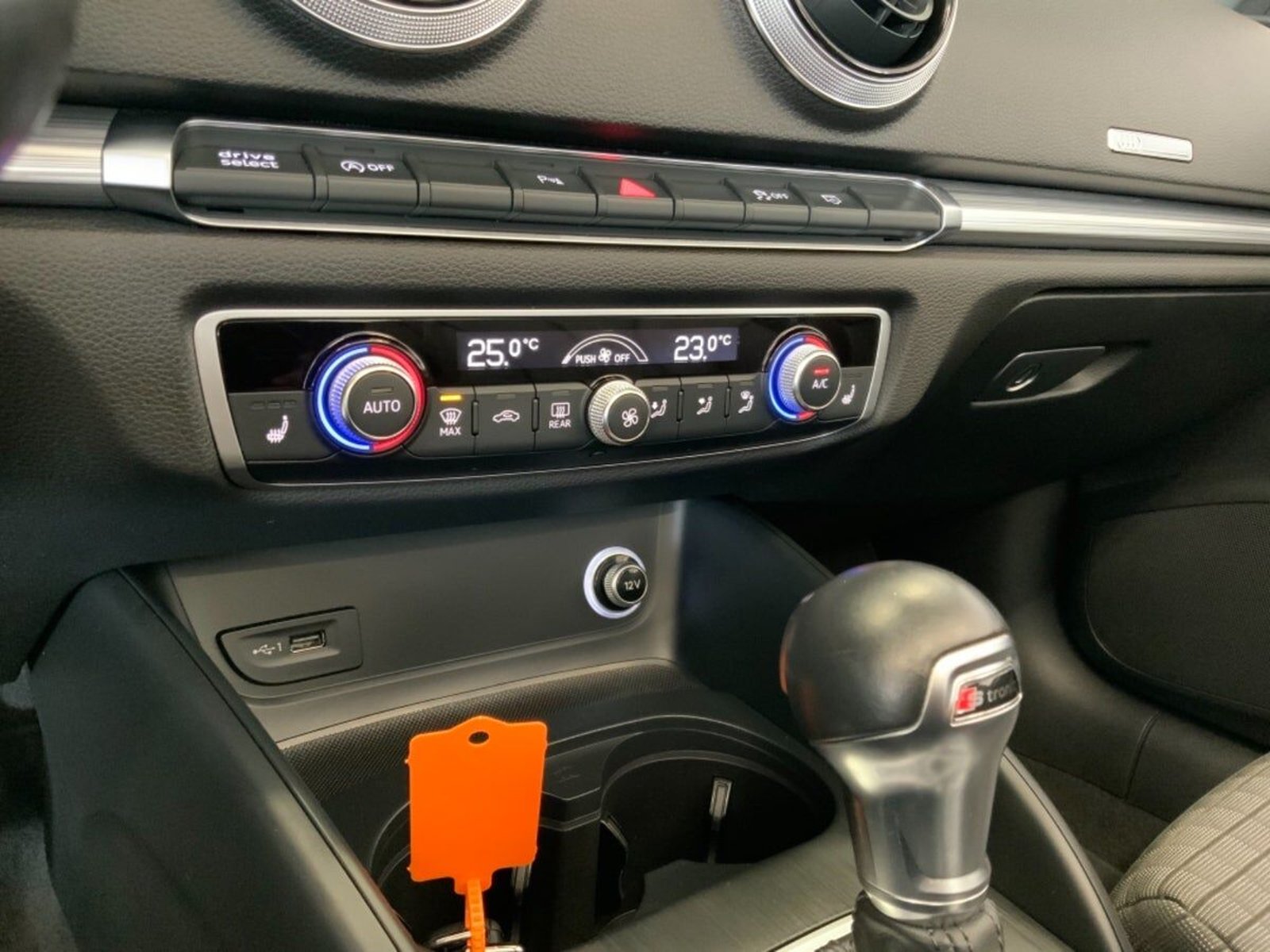 Audi A3 Cabriolet 1.5 TFSI COD Manual, 6-trins, 150ps, 2018