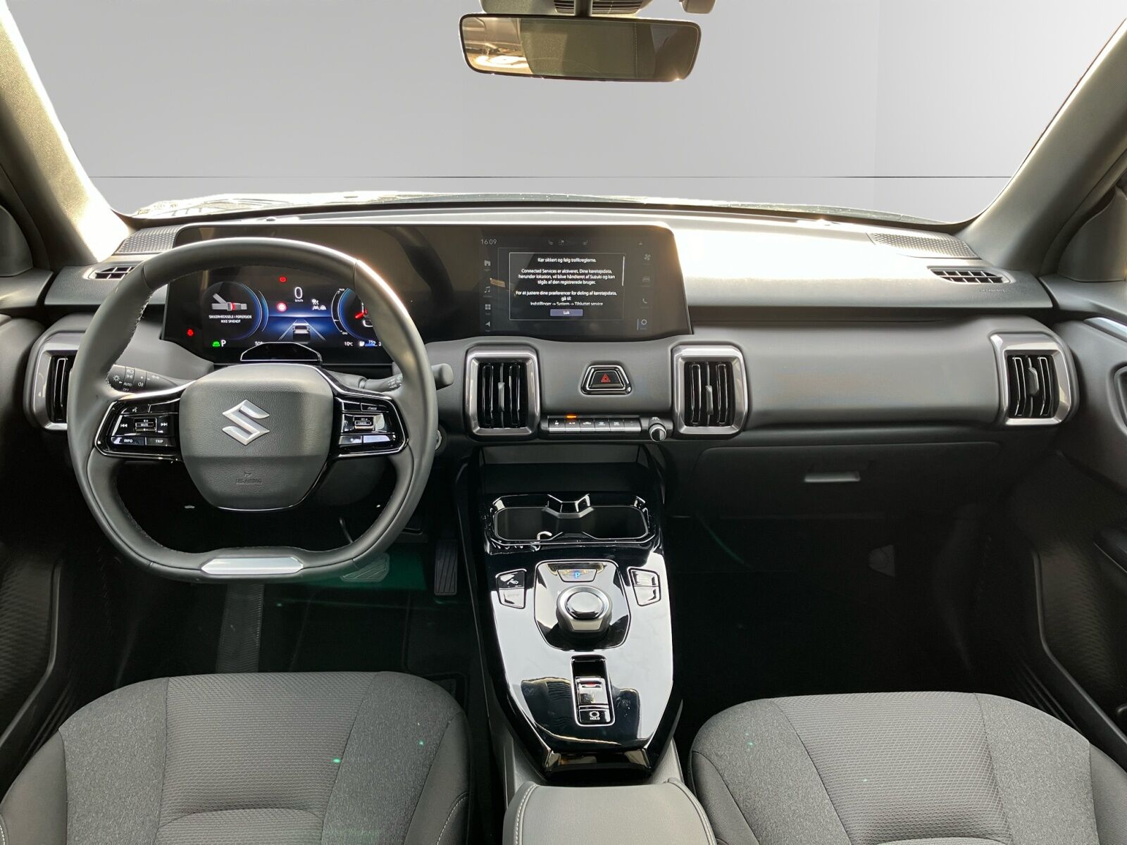Suzuki e Vitara 61 kWh, 174ps, 2025