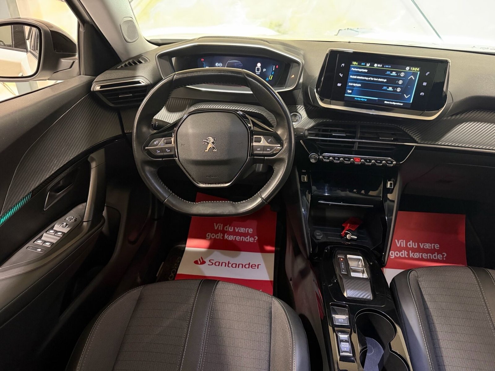 Peugeot e-2008, 136ps, 2022