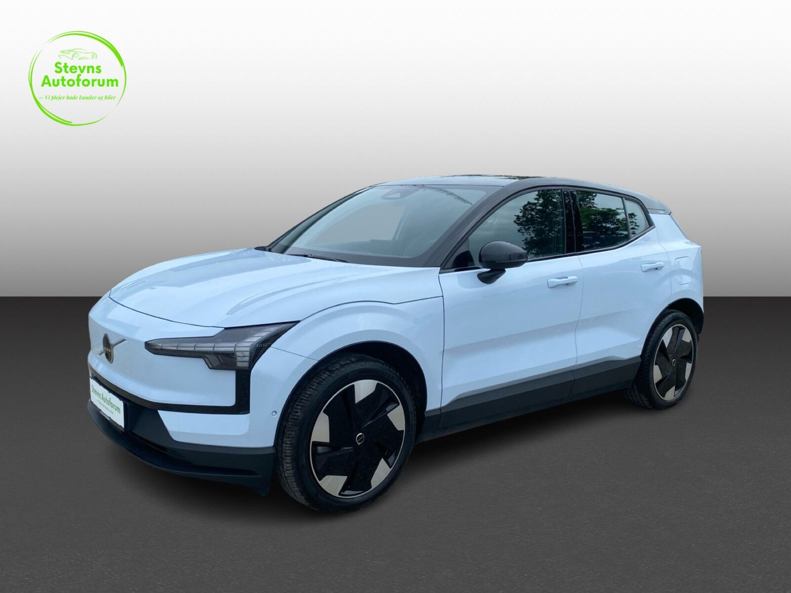 Volvo EX30 Twin Motor Performance, 428ps, 2024