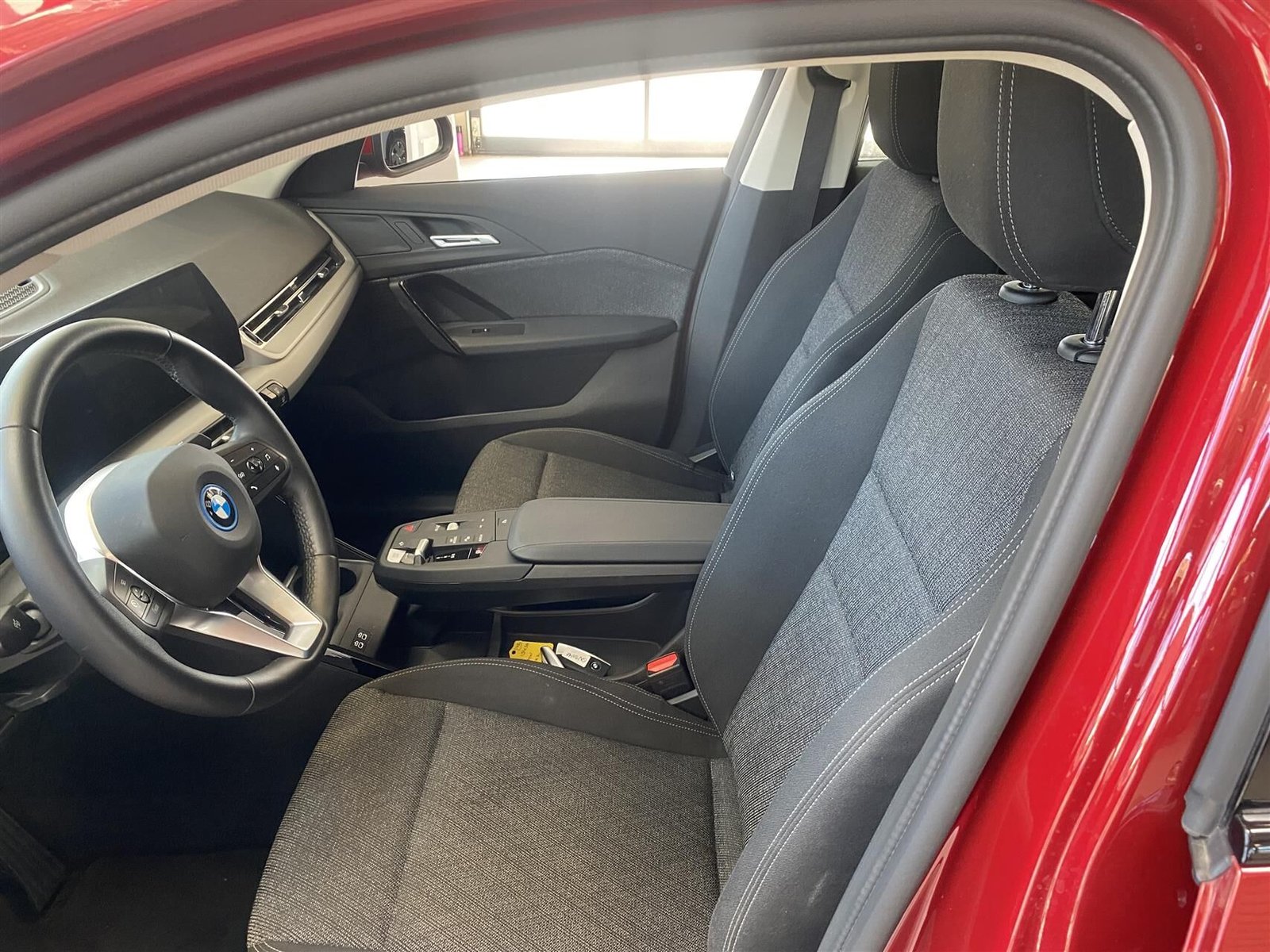 BMW iX2 eDrive20, 204ps, 2025