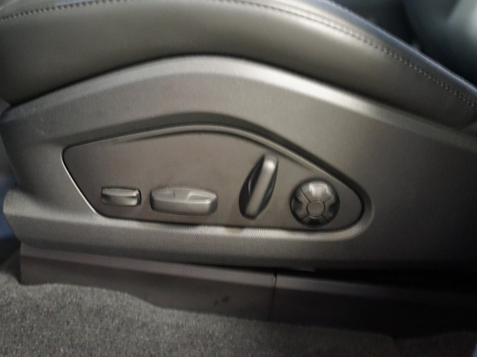 Porsche Macan 4, 388hp, 2024