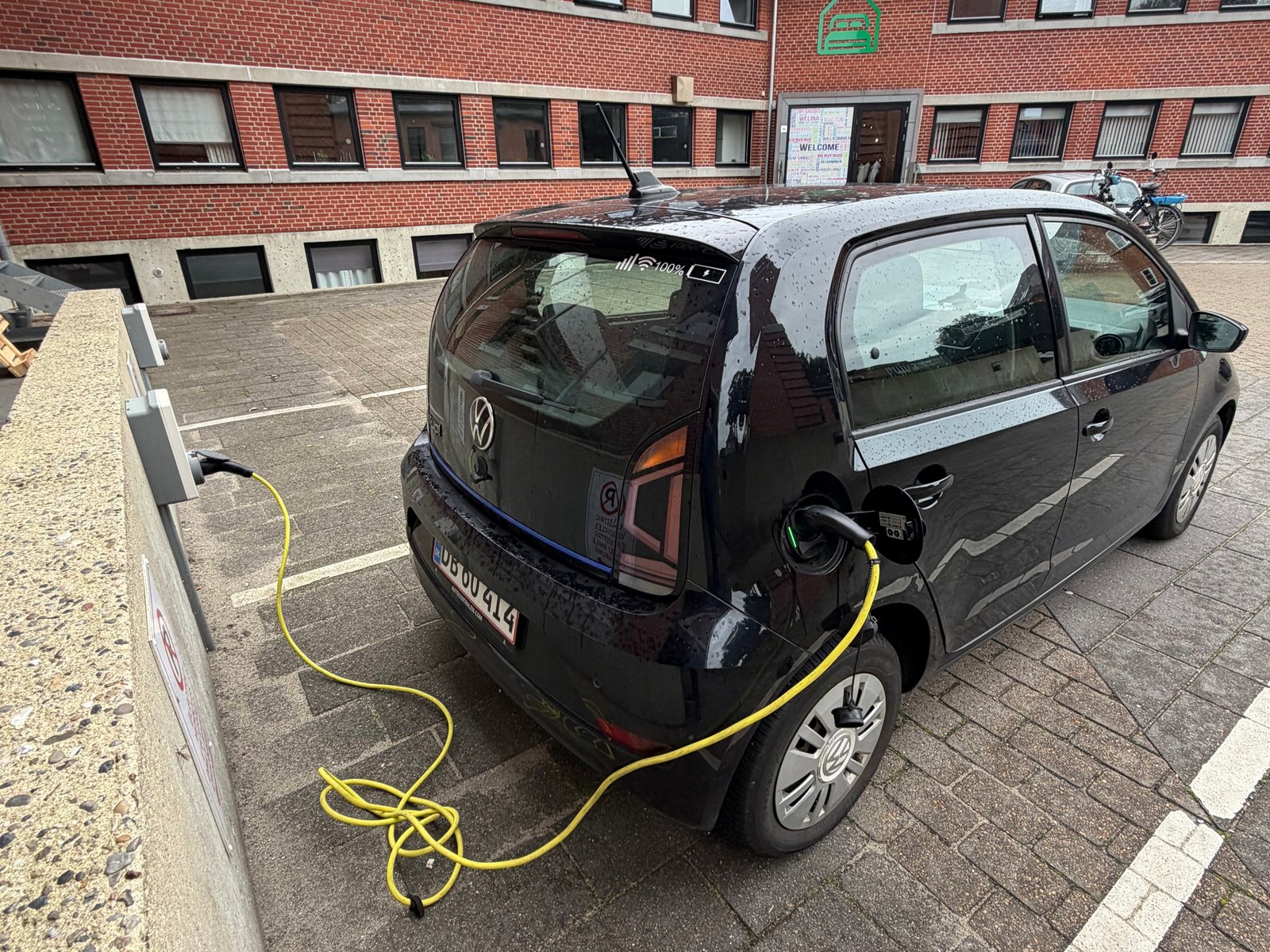 Volkswagen e-up!, 83hp, 2021
