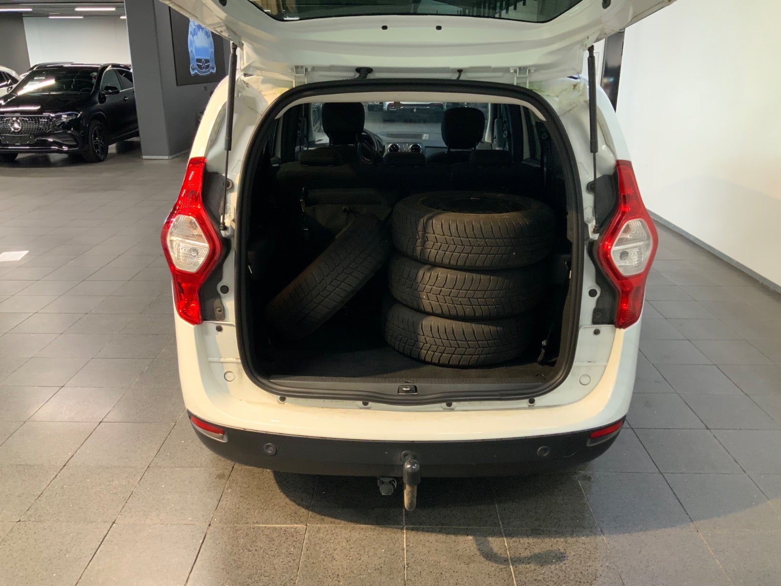 Dacia Lodgy Stepway 1.6 SCe Manual, 5-trins, 102ps, 2017