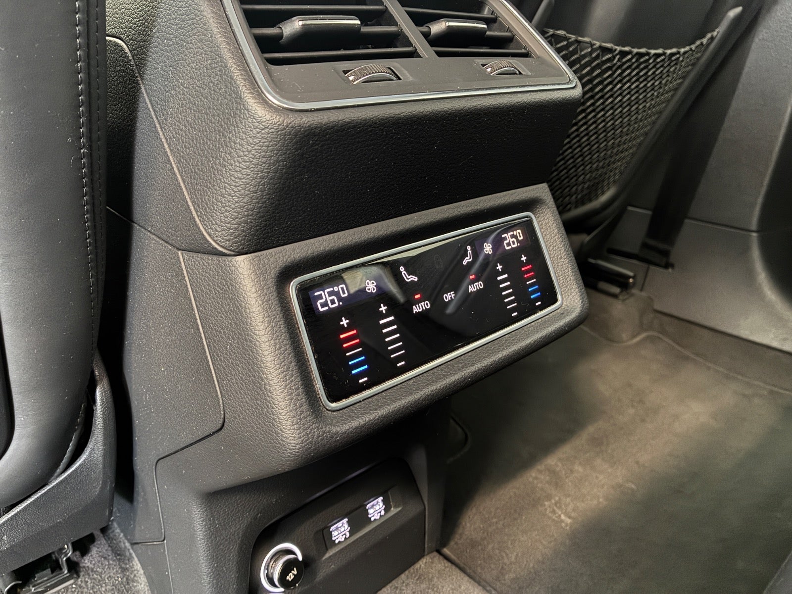 Audi e-tron 55 quattro, 408hp, 2019