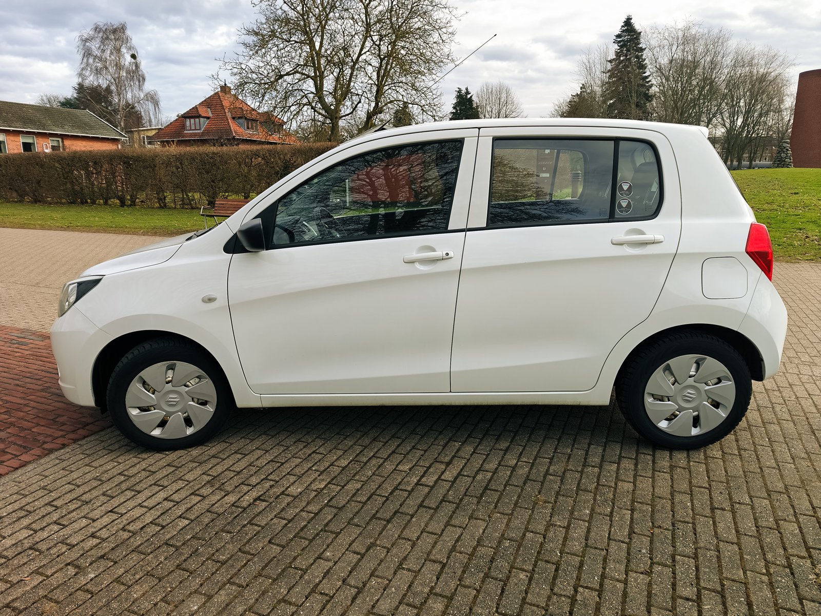 Suzuki Celerio 1.0 DOHC 12V VVT AGS, 5-trins, 68ps, 2015