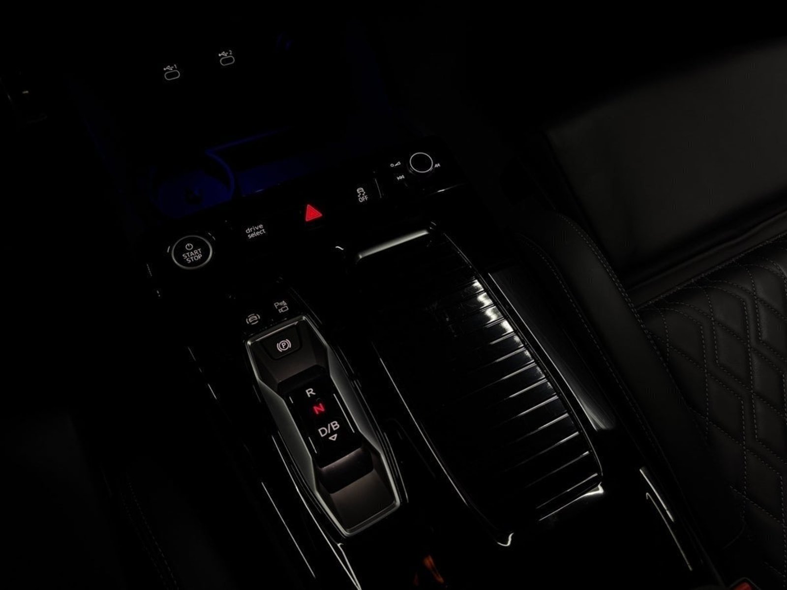 Audi Q6 e-tron quattro, 388ps, 2024