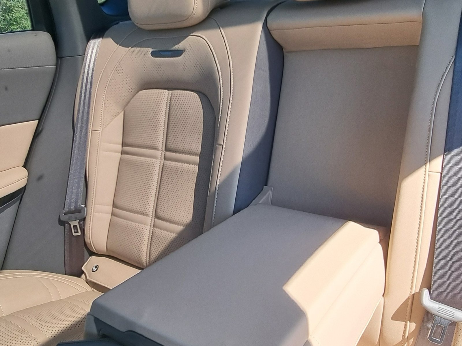 Hongqi EHS7 Long Range 111 kWh, 343ps, 2025