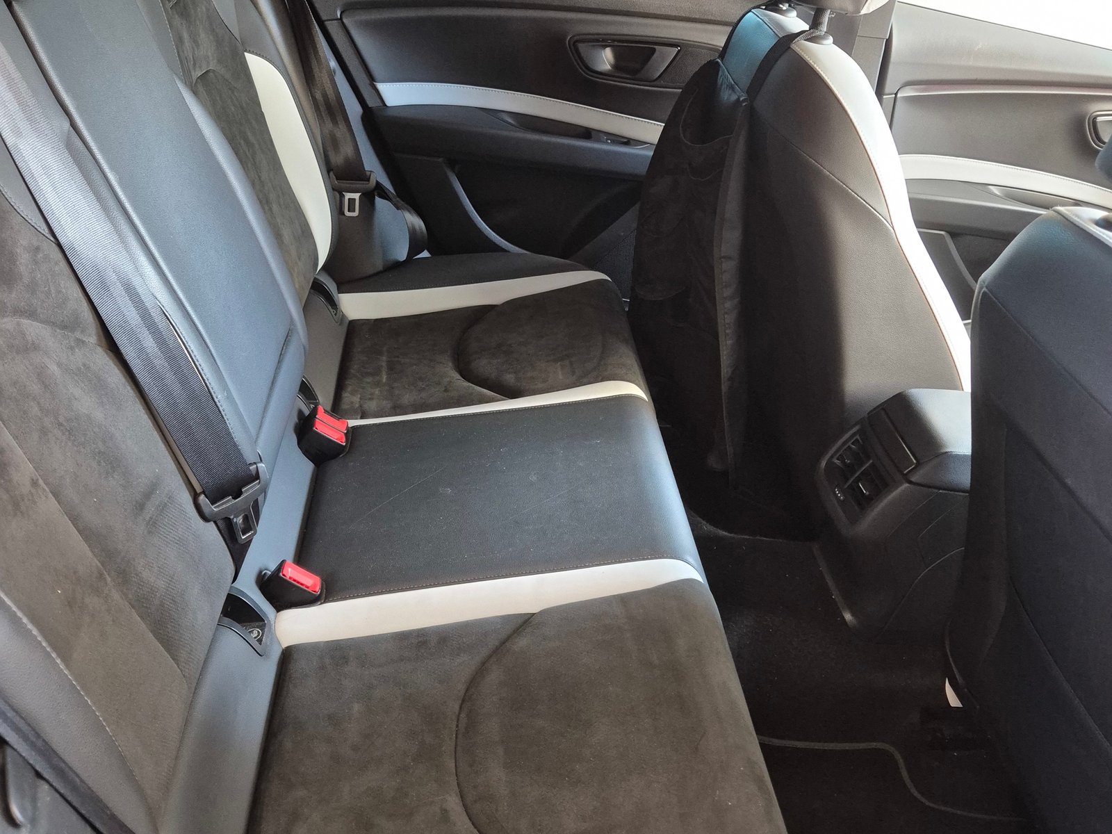 SEAT León Cupra ST 2.0 TSI DSG Sequential, 280hp, 2016