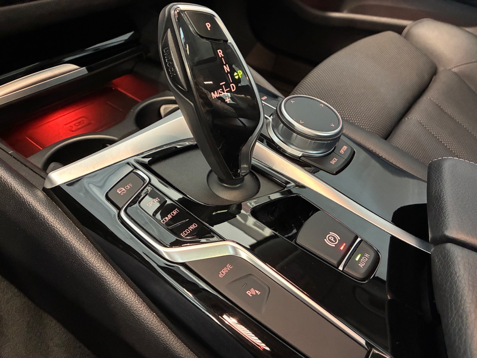 BMW 530e iPerformance Sedan Steptronic, 8-trins, 252ps, 2020