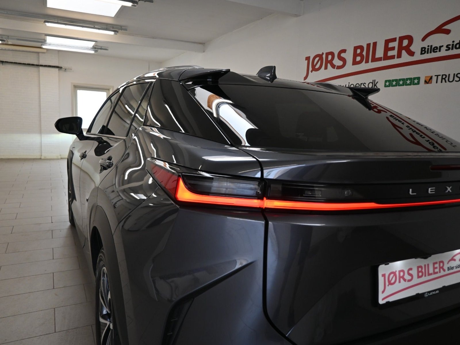 Lexus RZ 300e, 204hp, 2025