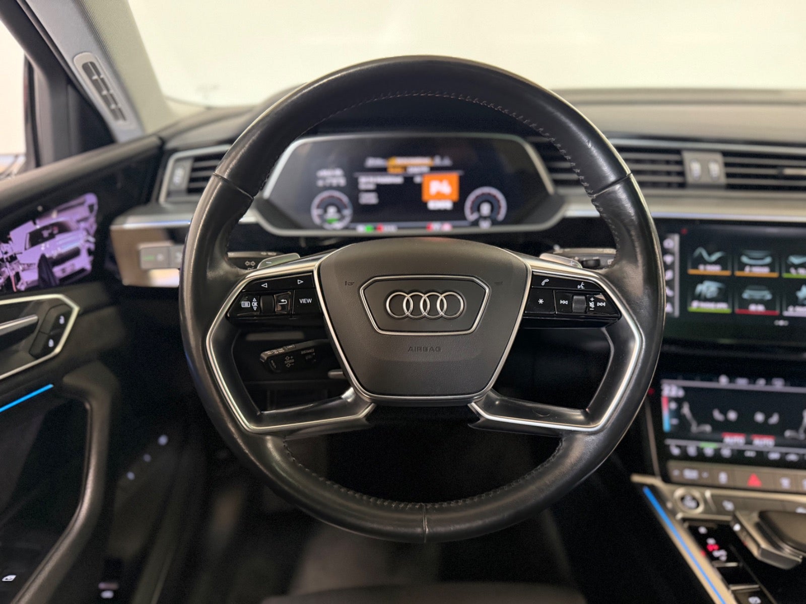 Audi e-tron 55 quattro, 408ps, 2021