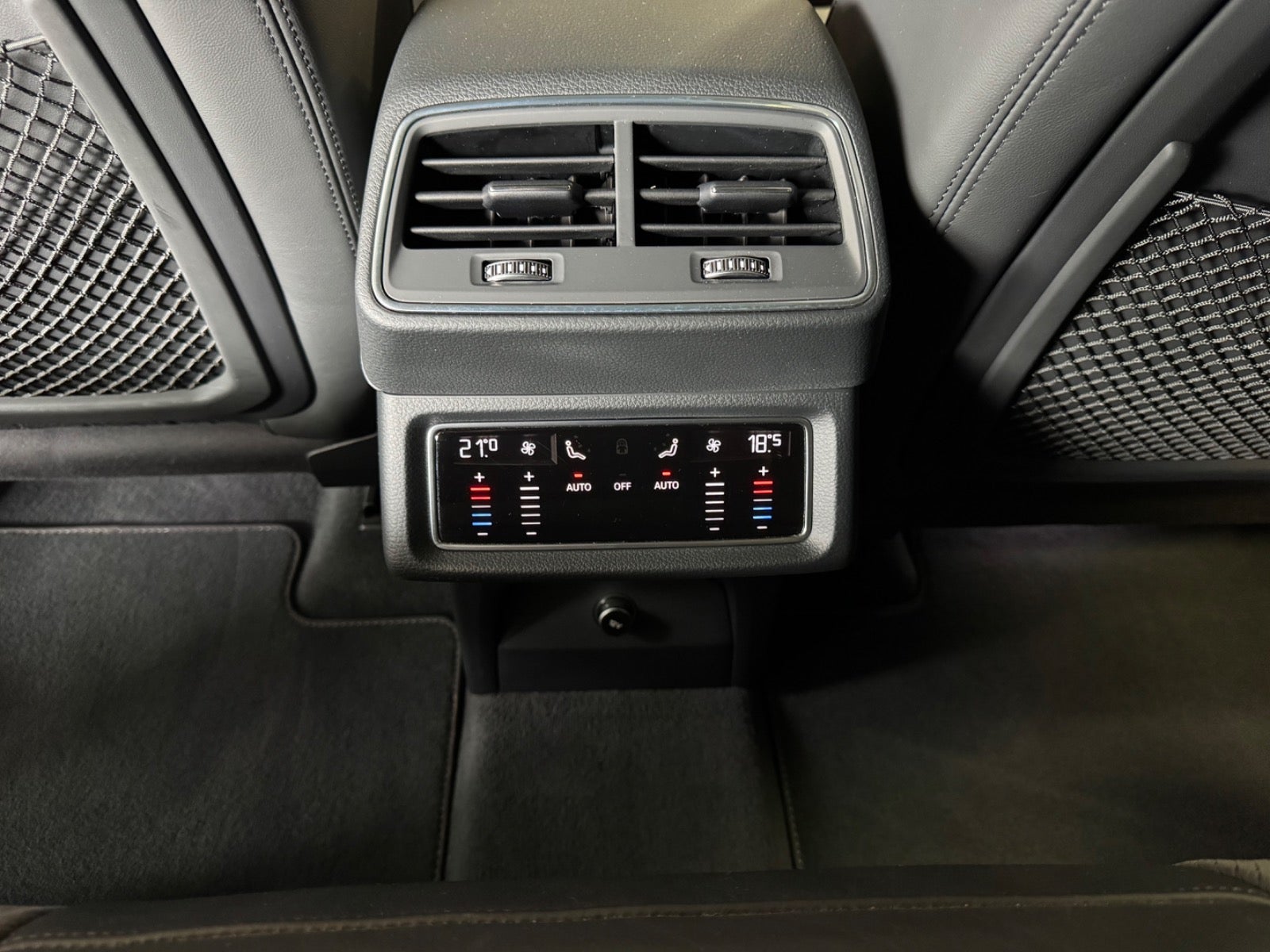 Audi e-tron 50 quattro, 313ps, 2020